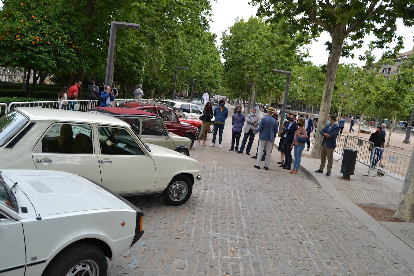 Hasta las 15 horas del domingo se podrán contemplar en el Paseo del Salón, los más de 70 vehículos del siglo pasado participantes en la XVII Ruta Reale.