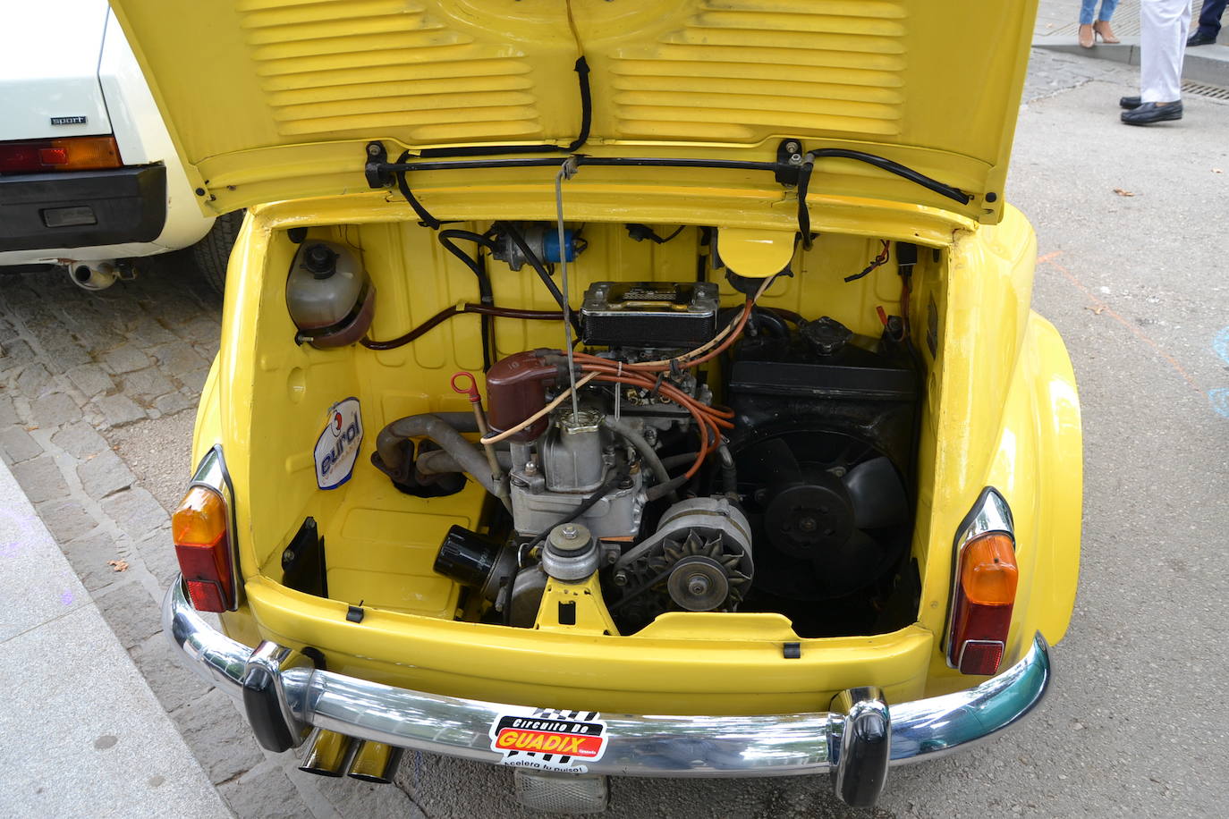 Hasta las 15 horas del domingo se podrán contemplar en el Paseo del Salón, los más de 70 vehículos del siglo pasado participantes en la XVII Ruta Reale.