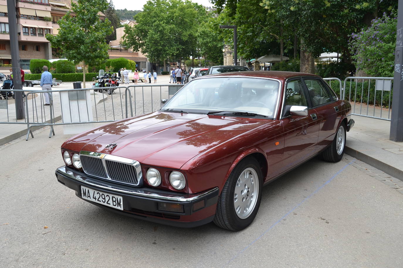 Hasta las 15 horas del domingo se podrán contemplar en el Paseo del Salón, los más de 70 vehículos del siglo pasado participantes en la XVII Ruta Reale.