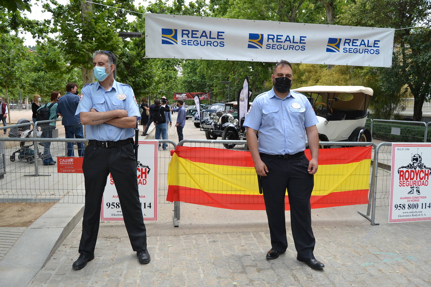 Hasta las 15 horas del domingo se podrán contemplar en el Paseo del Salón, los más de 70 vehículos del siglo pasado participantes en la XVII Ruta Reale.