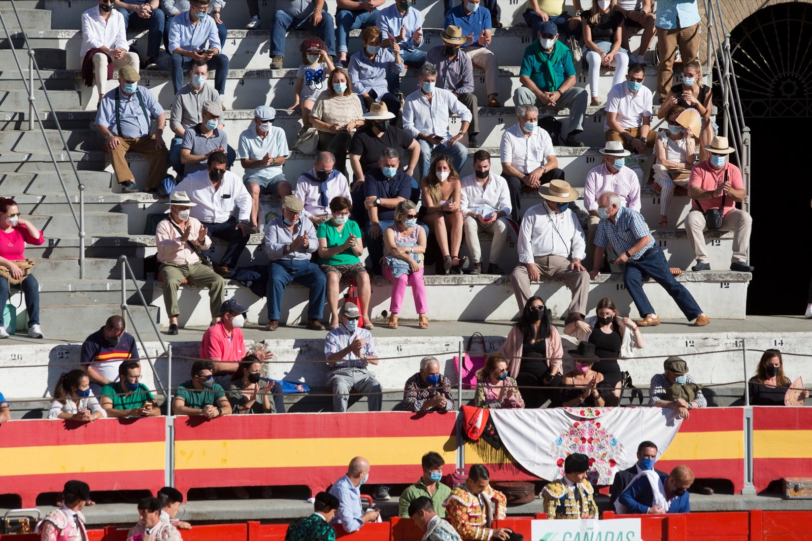 Fotos: Búscate en los tendidos de la Monumental de Frascuelo