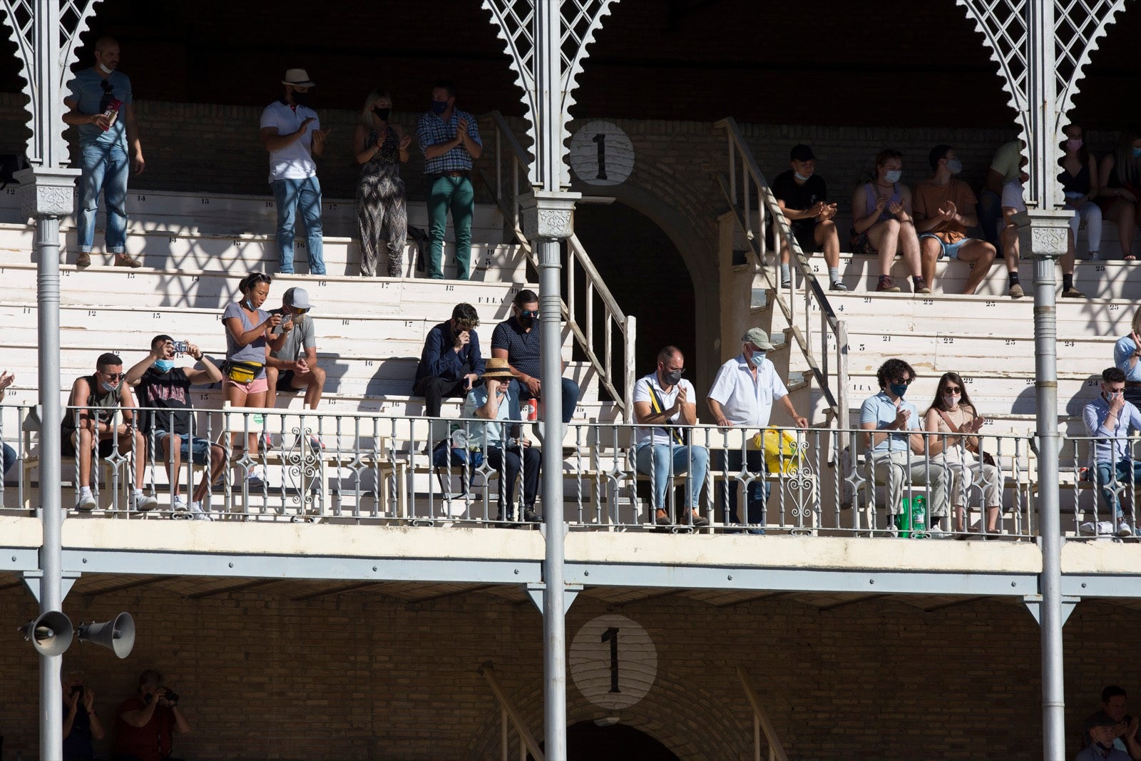 Fotos: Búscate en los tendidos de la Monumental de Frascuelo