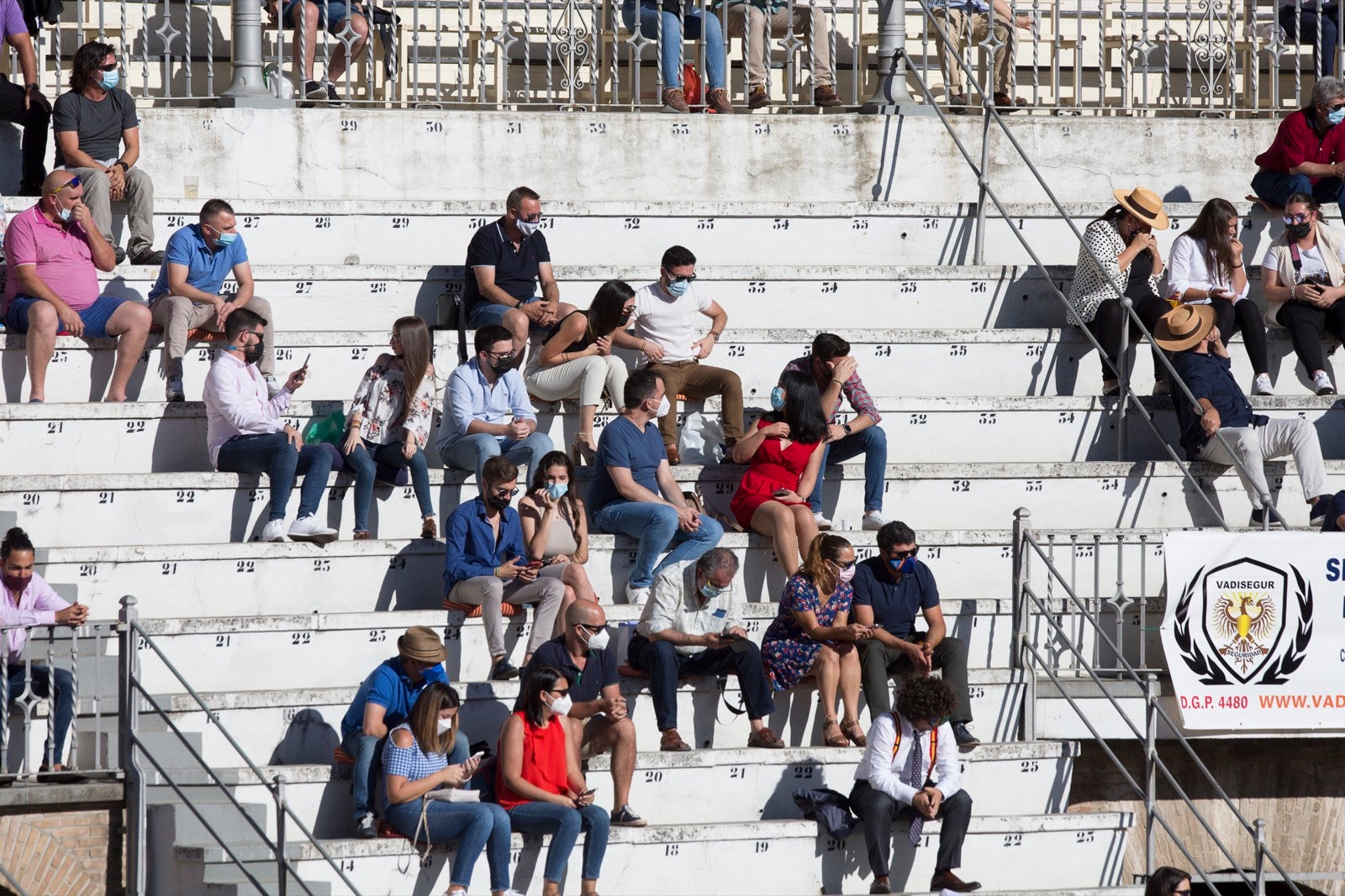 Fotos: Búscate en los tendidos de la Monumental de Frascuelo