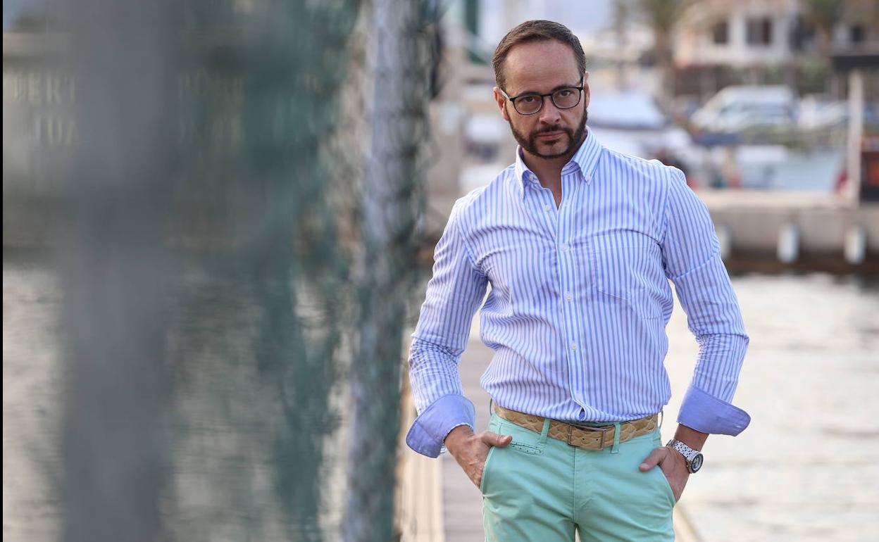 El poeta granadino y dominico, Antonio Praena.