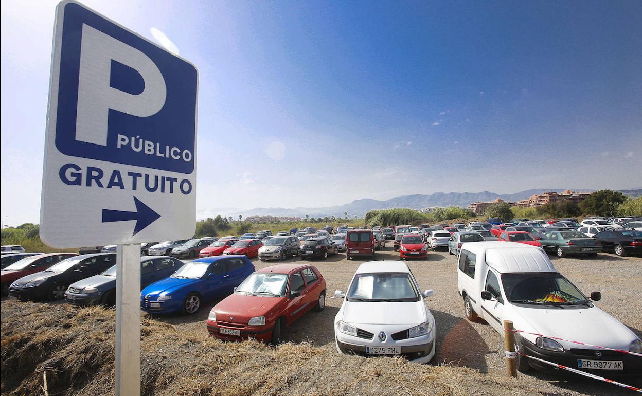 Motril habilita 2.500 plazas para combatir la falta de aparcamiento en Playa de Poniente