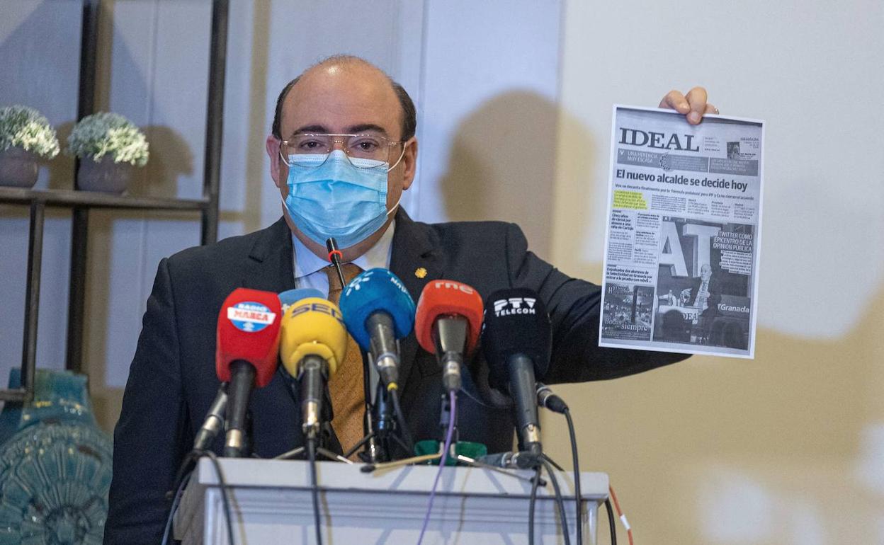 Sebastián Pérez en la rueda de prensa en que anunció su baja en el PP.