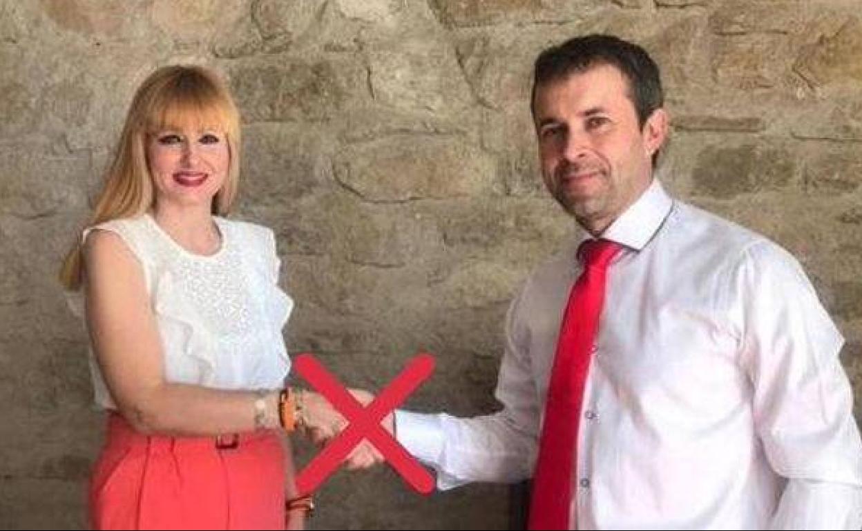 Foto difundida en su día por el PP pidiendo la ruptura del gobierno municipal. 