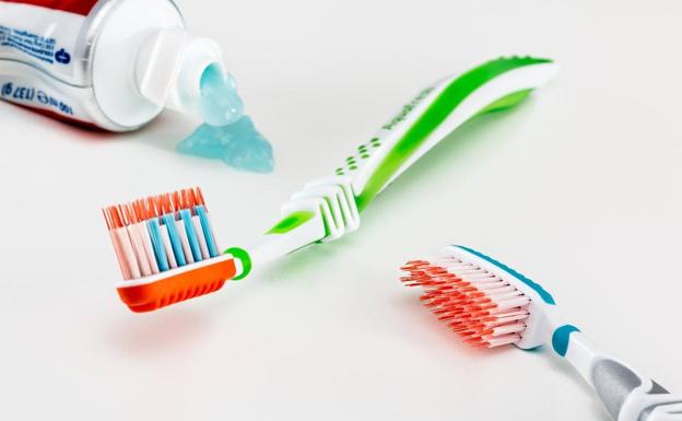 ¿Cómo lavarse correctamente los dientes? Parece simple pero cometemos muchos errores