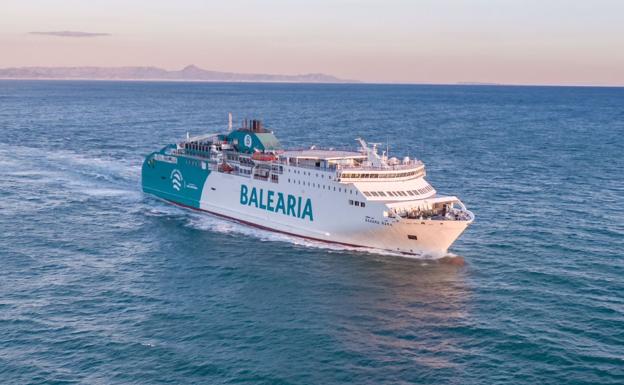 Zarpa el ferry de Melilla a Motril después de que el resto de la tripulación diera negativo