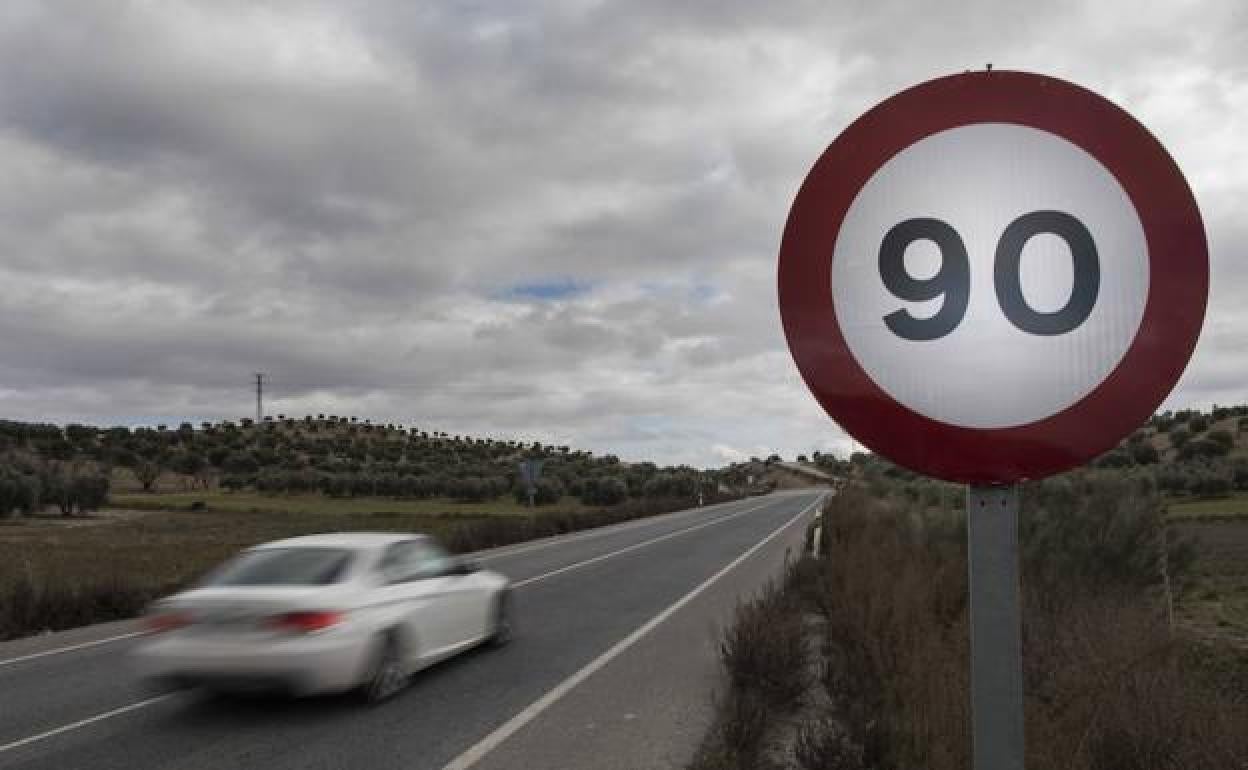 dgt aclara velocidad conducir carreteras sin señalizacion