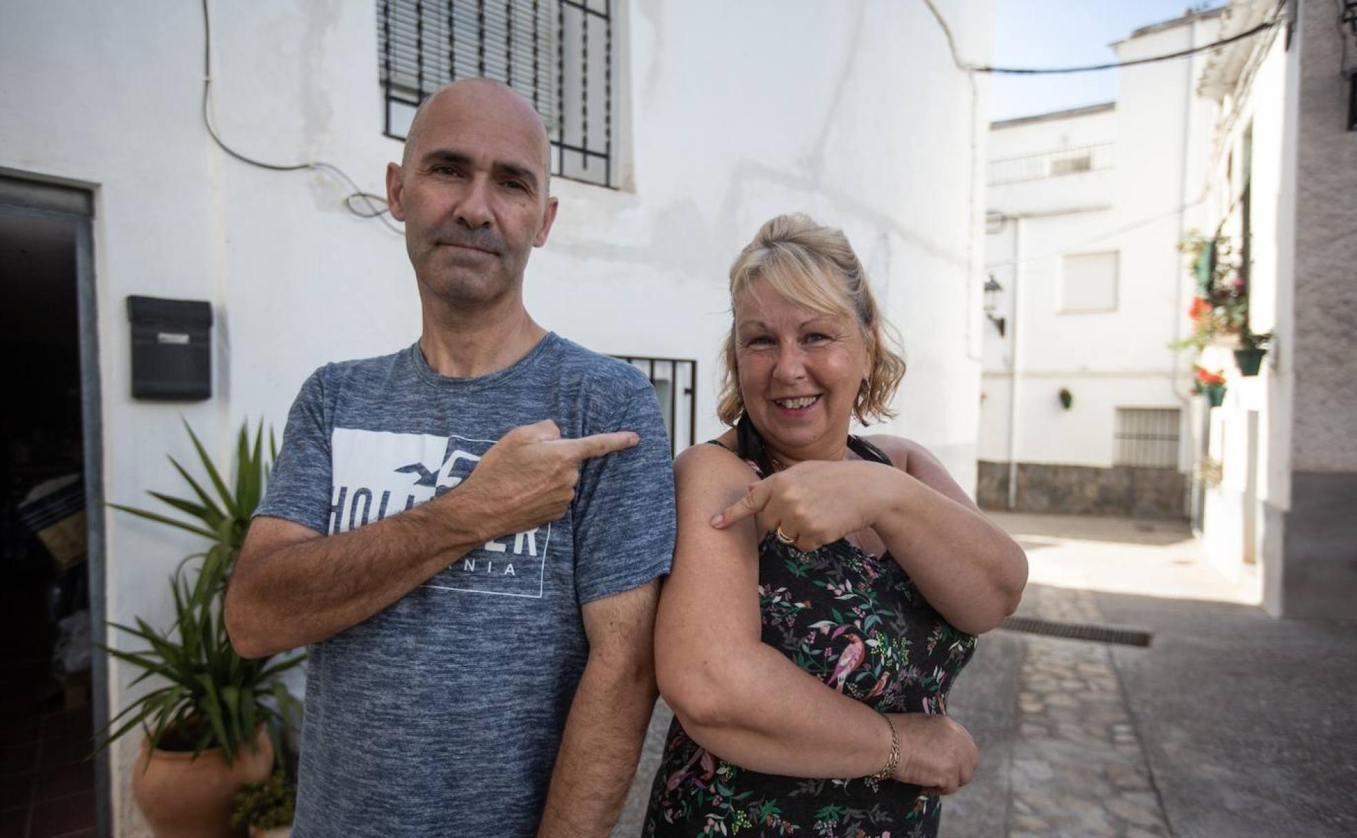 Austin y Beverly residen en Carataunas y ya están vacunados.