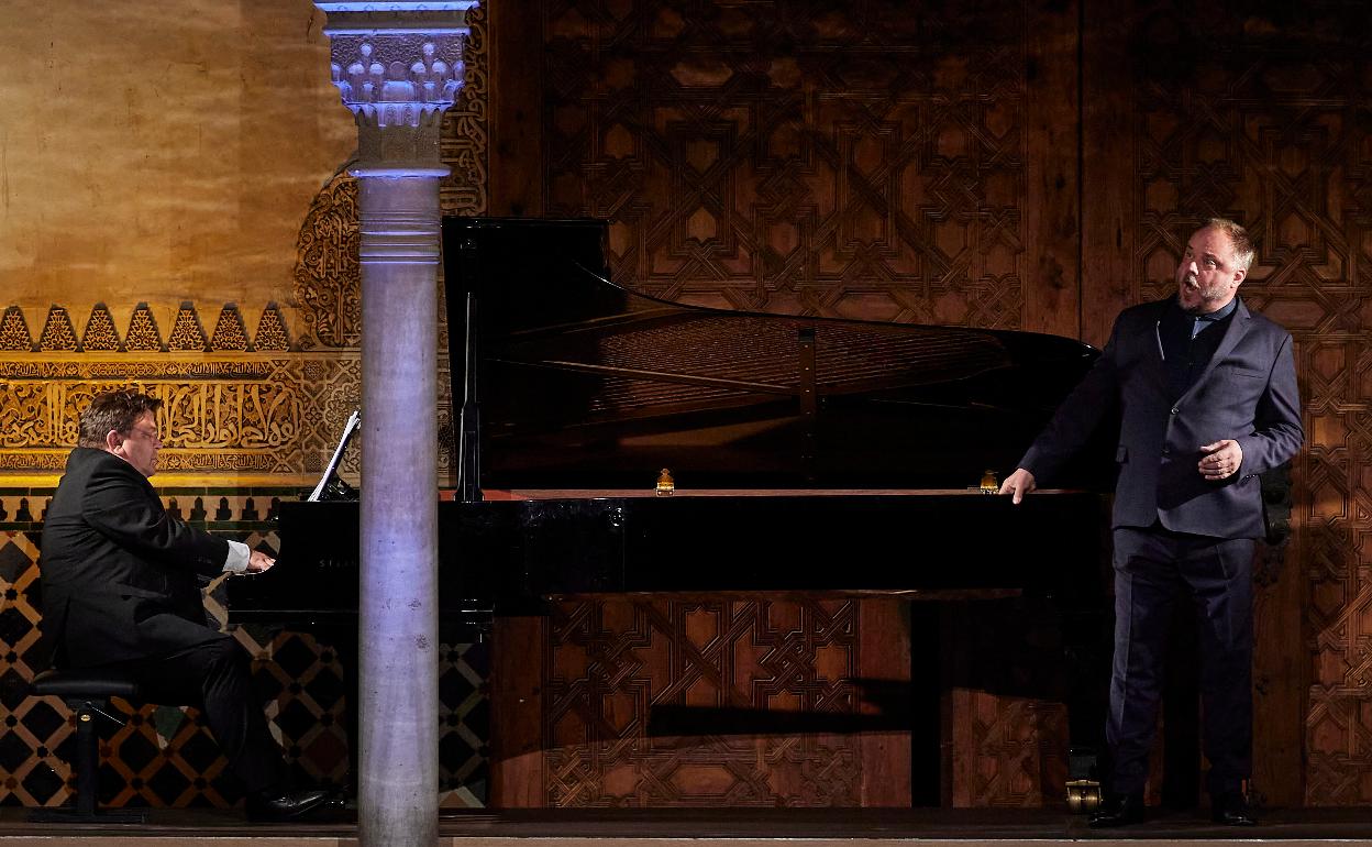 Matthias Goerne, anoche durante la interpretación de los lieder de Schubert, con Alexander Schmalcz, al piano.