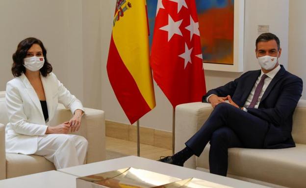 Pedro Sánchez, junto a Isabel Díaz Ayuso 