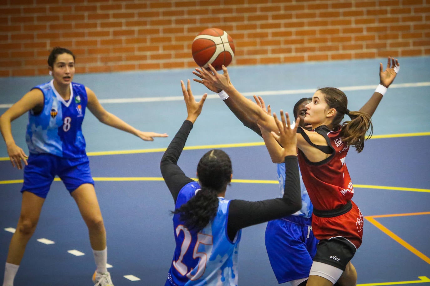 Laura Arrojo busca el aro del Fustecma Castellón 