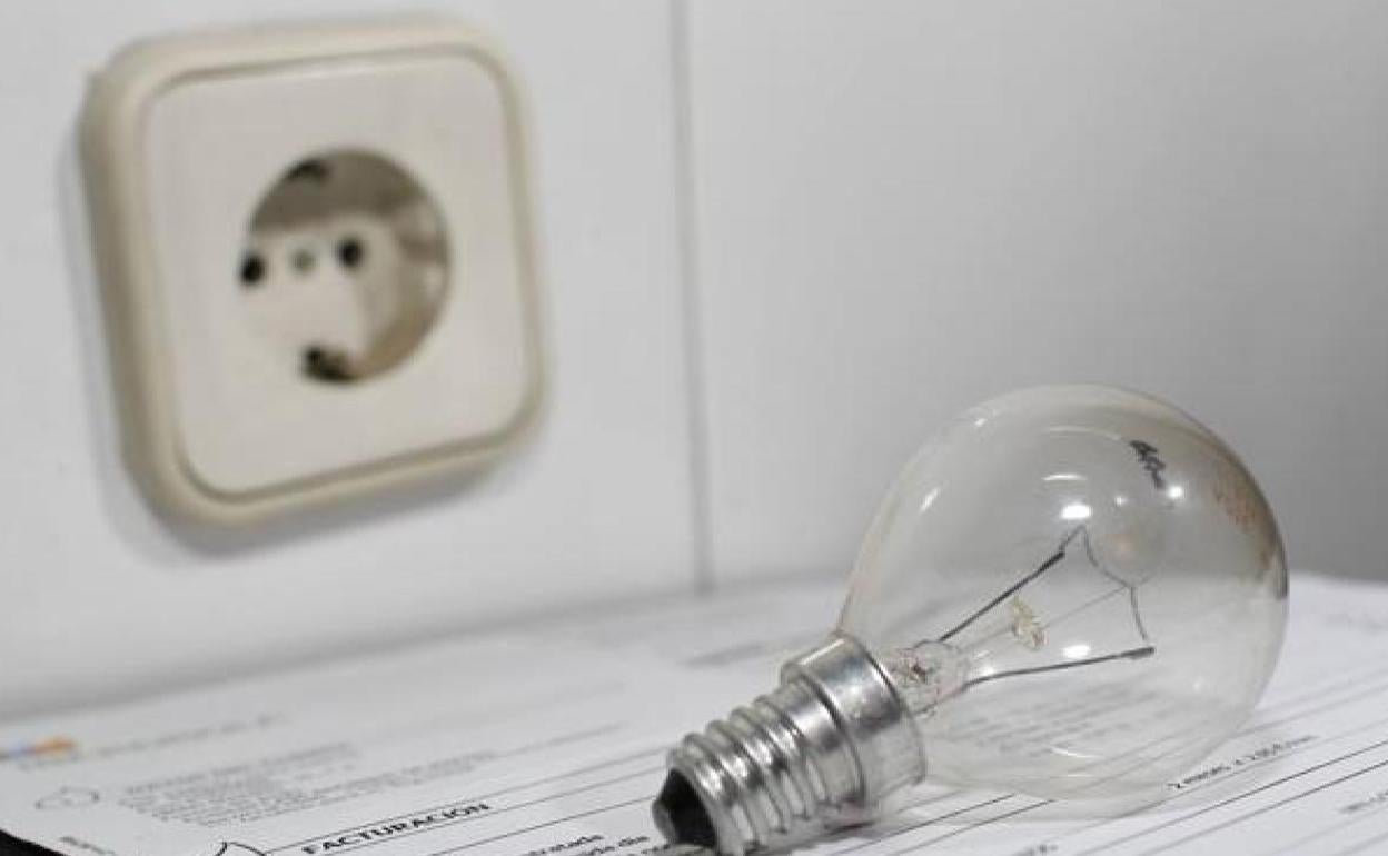 Imagen de archivo de una factua de la luz