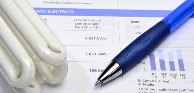 El error en la factura de la luz del que avisa la OCU