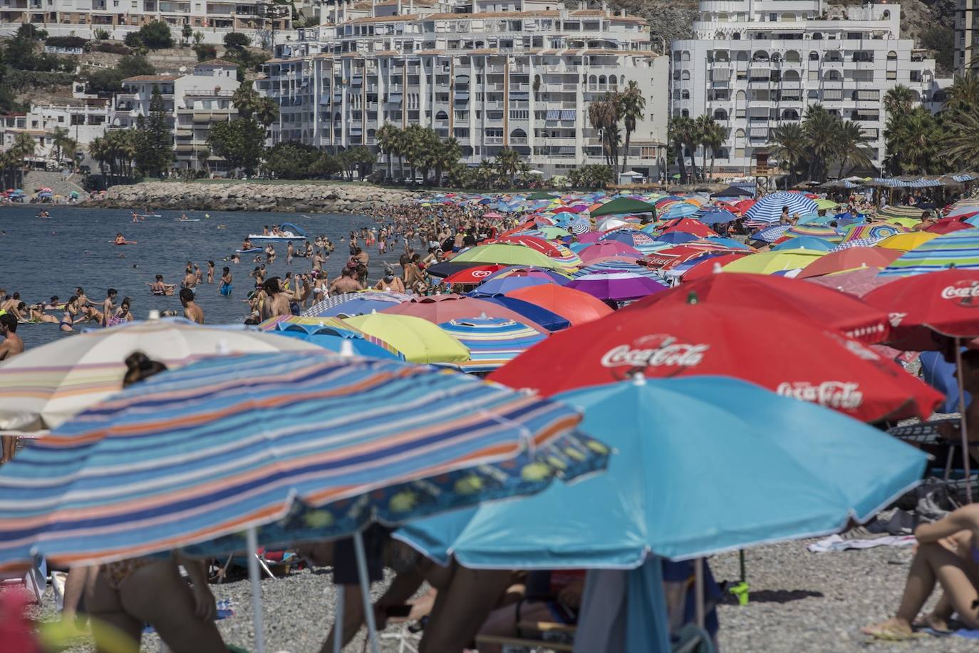 El litoral granadino se encuenta a mediados de julio con un ambiente estupendo y con unas cifras de ocupación esperanzadoras
