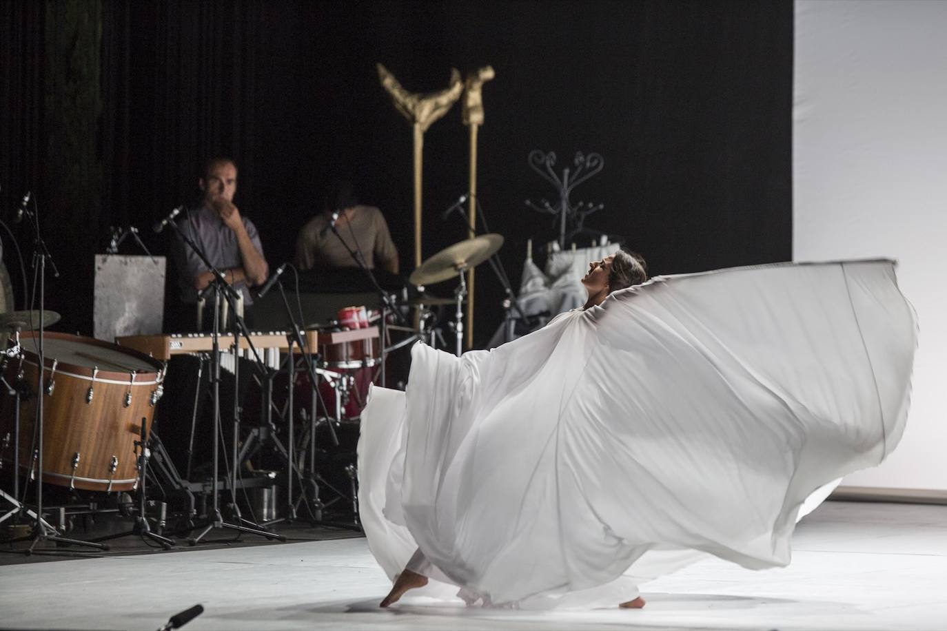 Fotos: El Maleficio de la Mariposa cierra el Festival