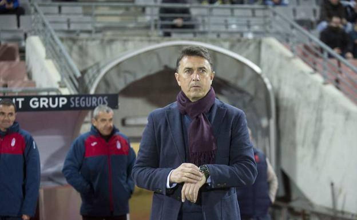 José Miguel Campos, en su etapa como entrenador del filial rojiblanco. 