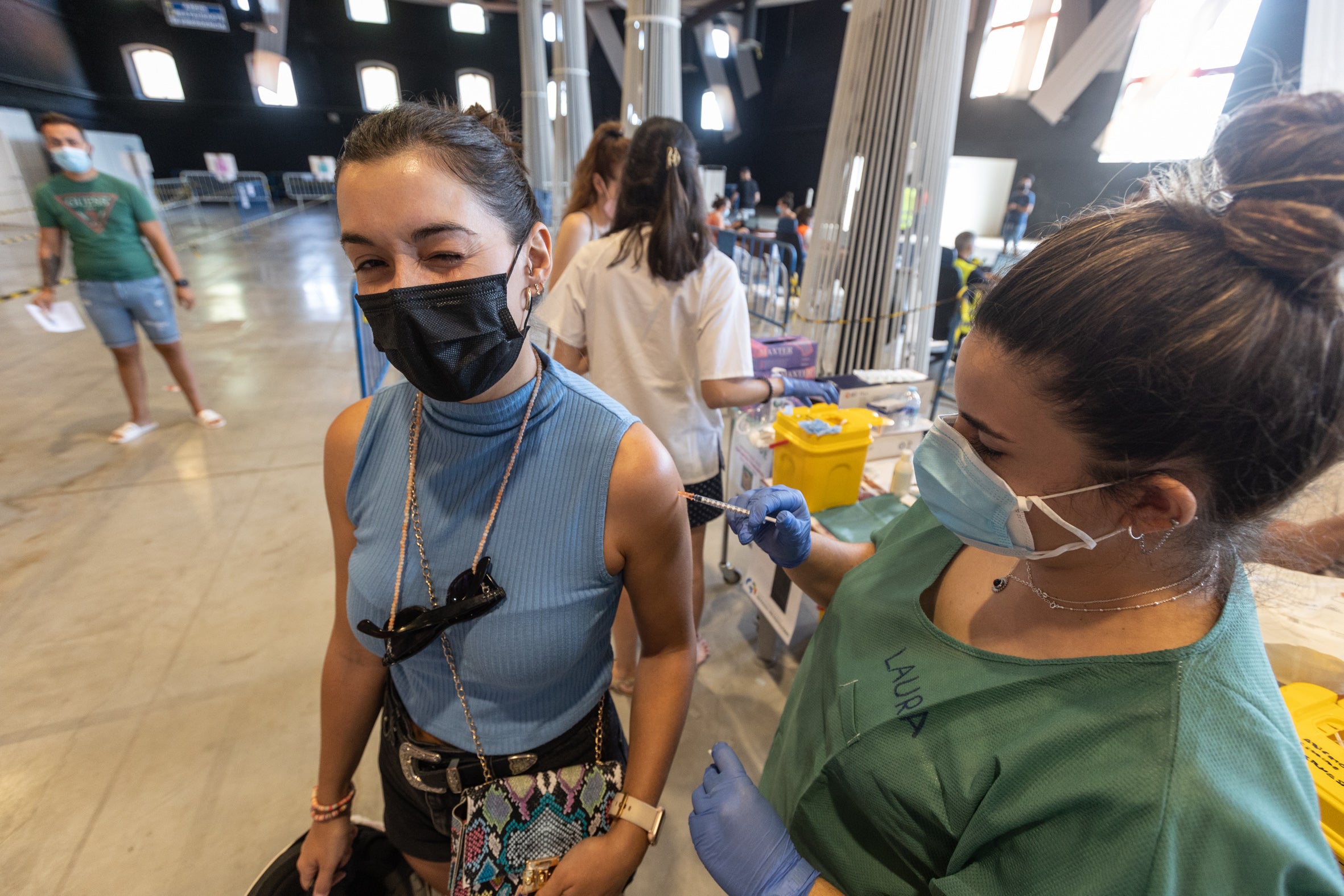 La vacunación avanza en Granada por nuevos grupos de edad