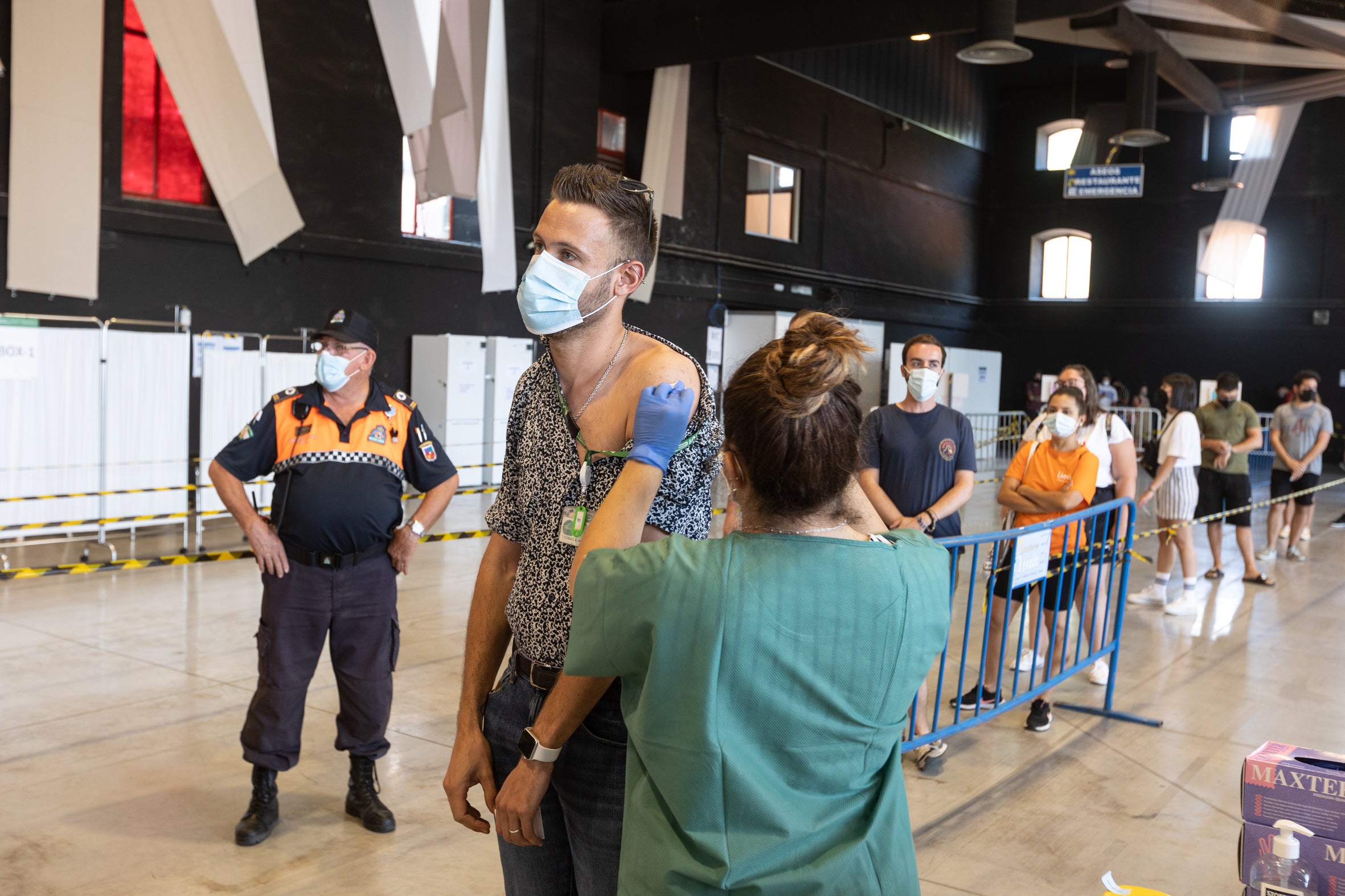 La vacunación avanza en Granada por nuevos grupos de edad