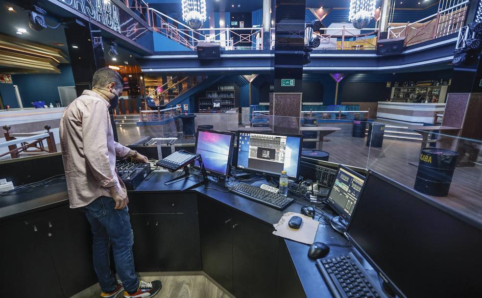 La sala Basaba realiza los preparativos para abrir sus puertas al público.