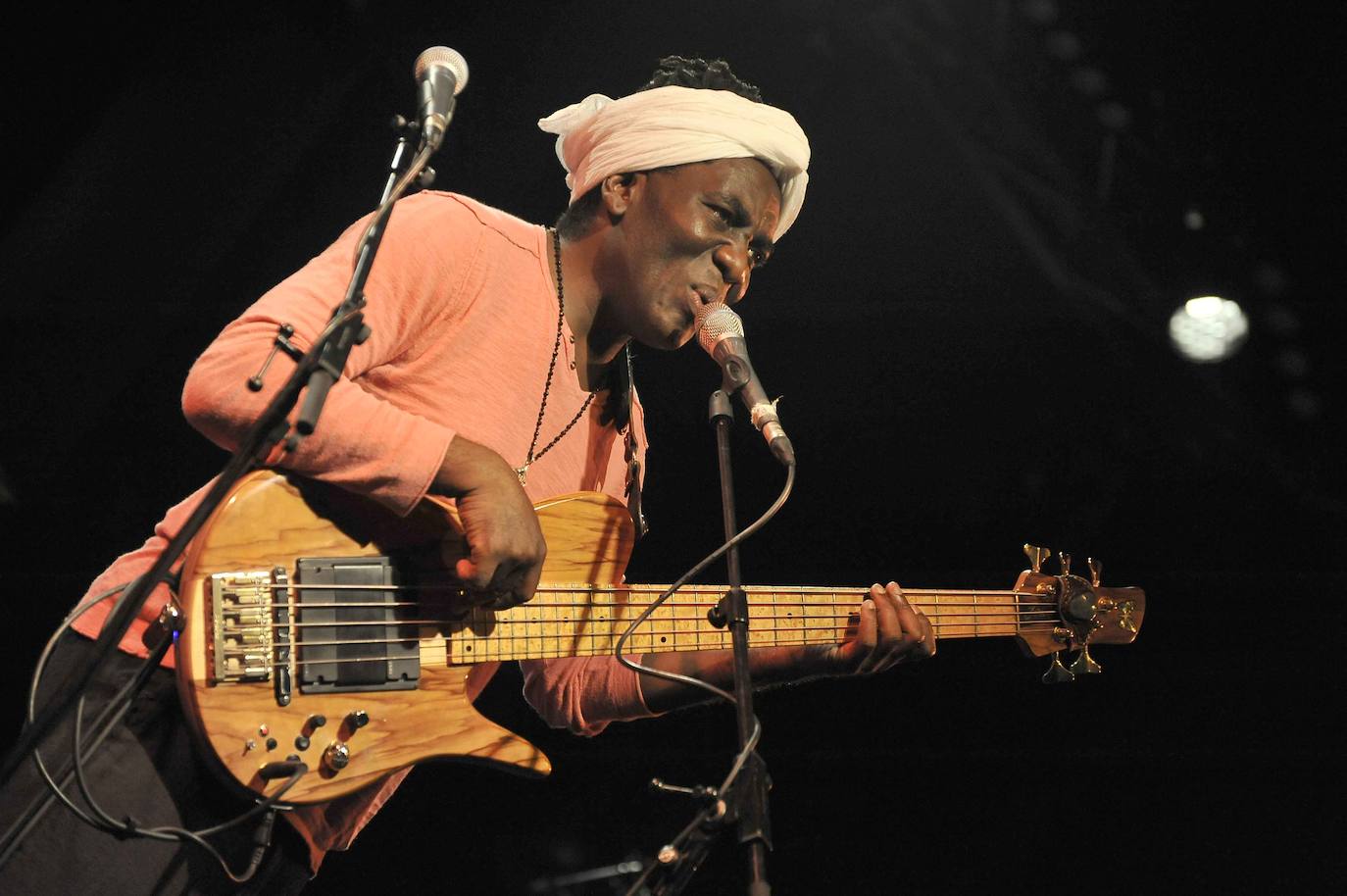 Richard Bona en un concierto.