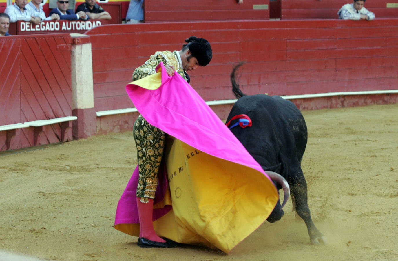 Morante de la Puebla tendrá el honor de lidiar el primer toro en Almería, tras dos años sin festejos. 
