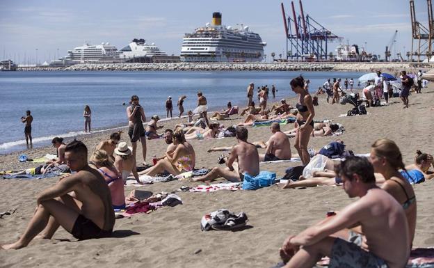 Málaga se salva del posible toque de queda el último día pero Marbella y Estepona esperan valoración