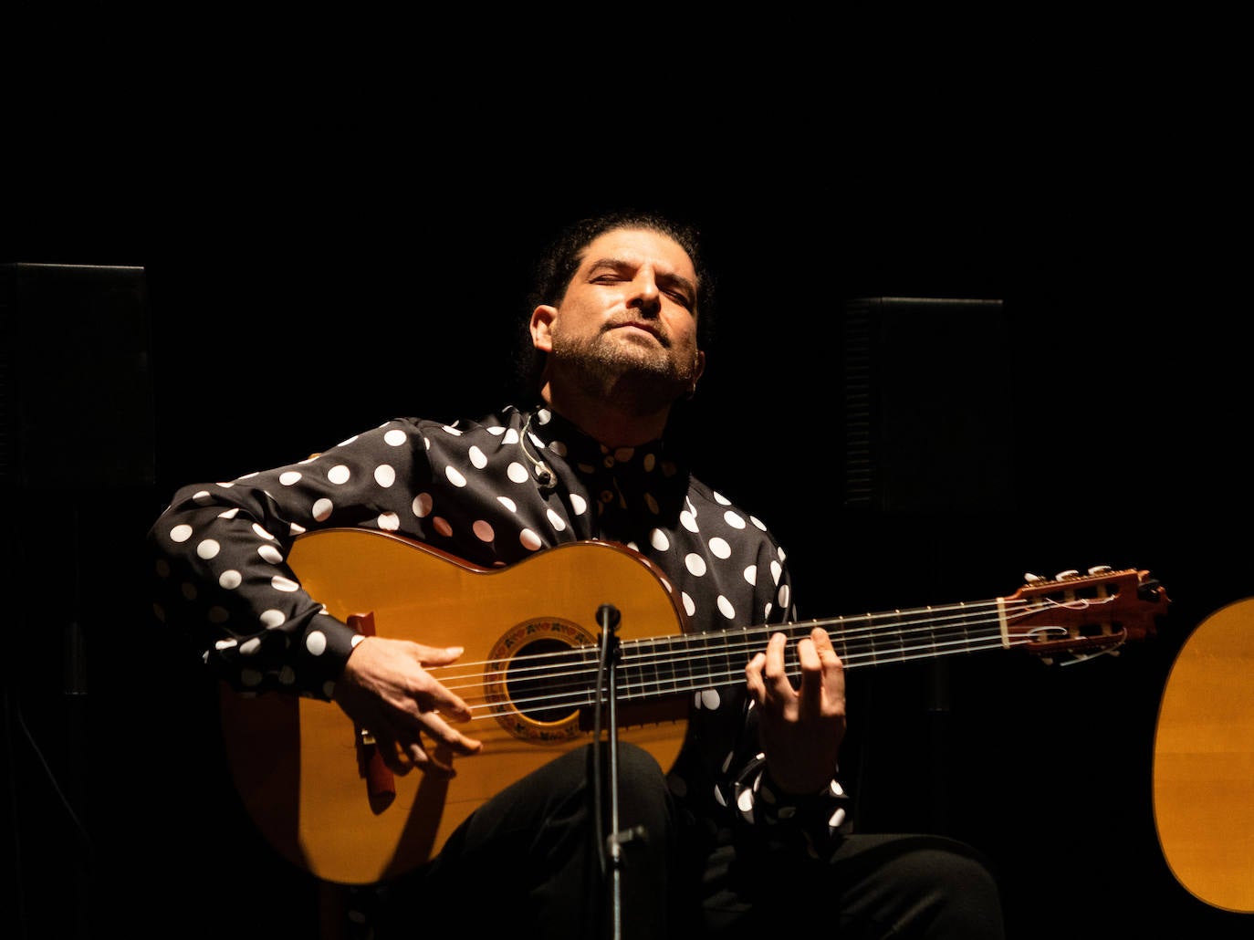 Rubén Campos, concentrado en su sonido.