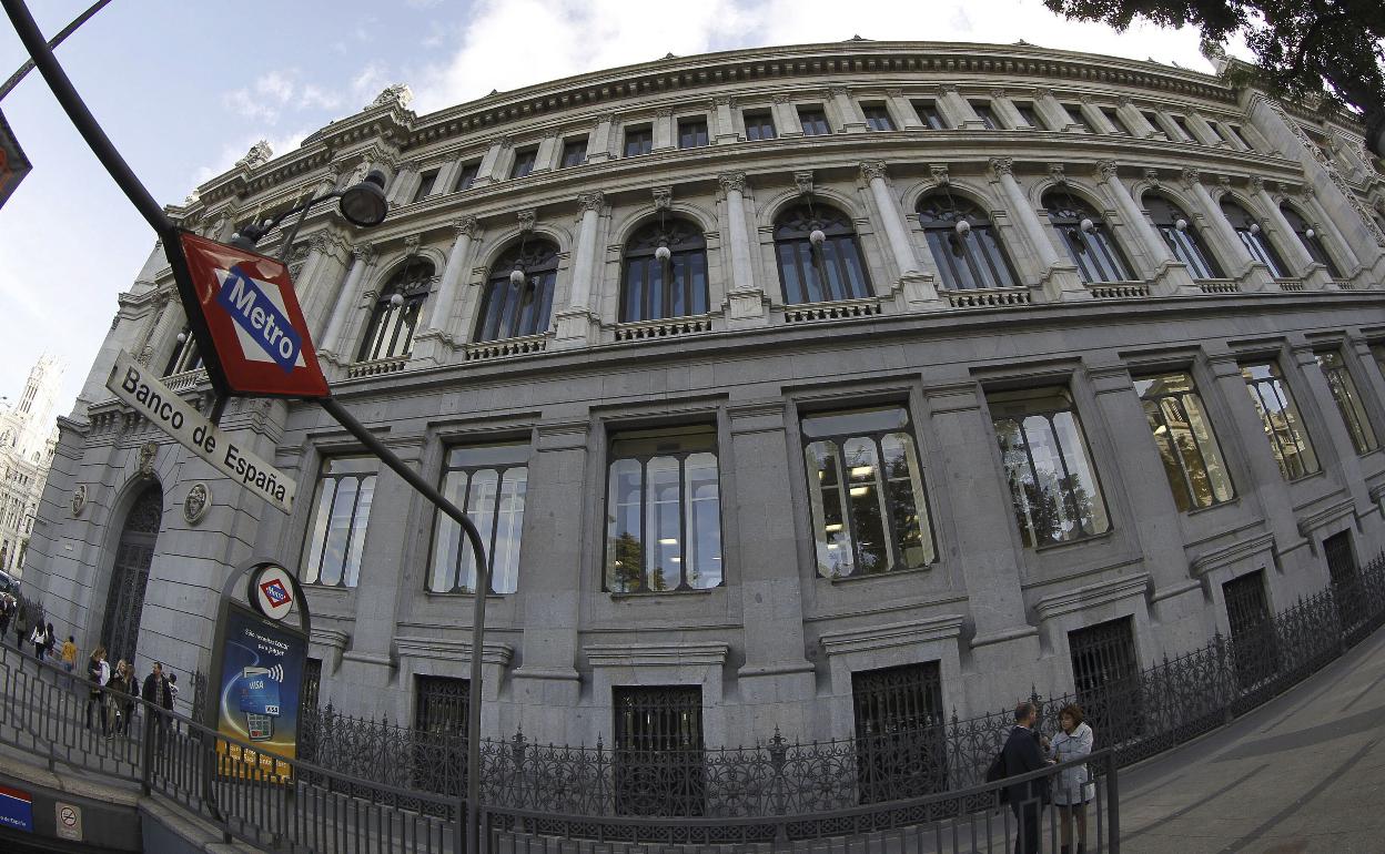 Fachada de la sede del Banco de España en Madrid, donde el perjudicado presentó una queja. 