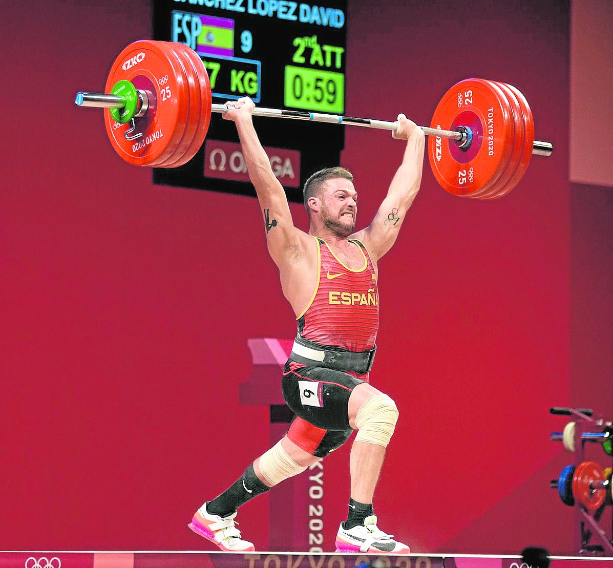 El almeriense, demostrando la fuerza y una técnica excelente en una categoría de máximo nivel.