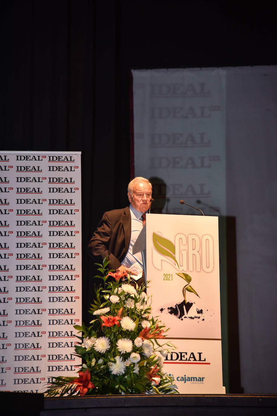 El Centro Cultural de Adra acogió este jueves una gala en la que se puso en valor al sector agroalimentario de la provincia de Almería