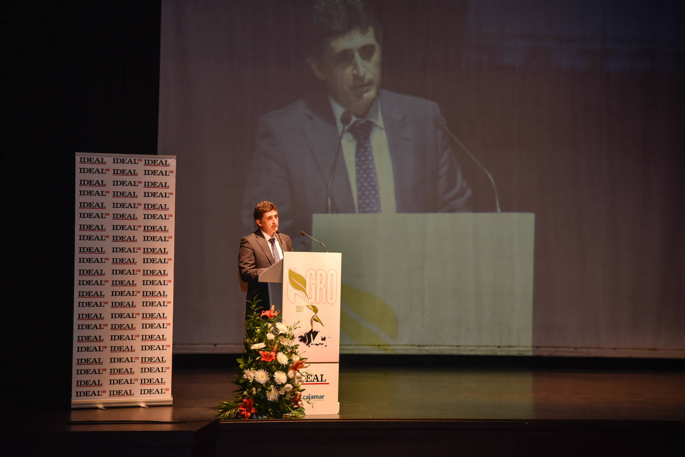 El Centro Cultural de Adra acogió este jueves una gala en la que se puso en valor al sector agroalimentario de la provincia de Almería