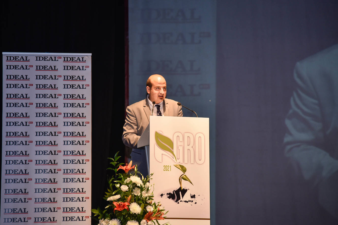 El Centro Cultural de Adra acogió este jueves una gala en la que se puso en valor al sector agroalimentario de la provincia de Almería