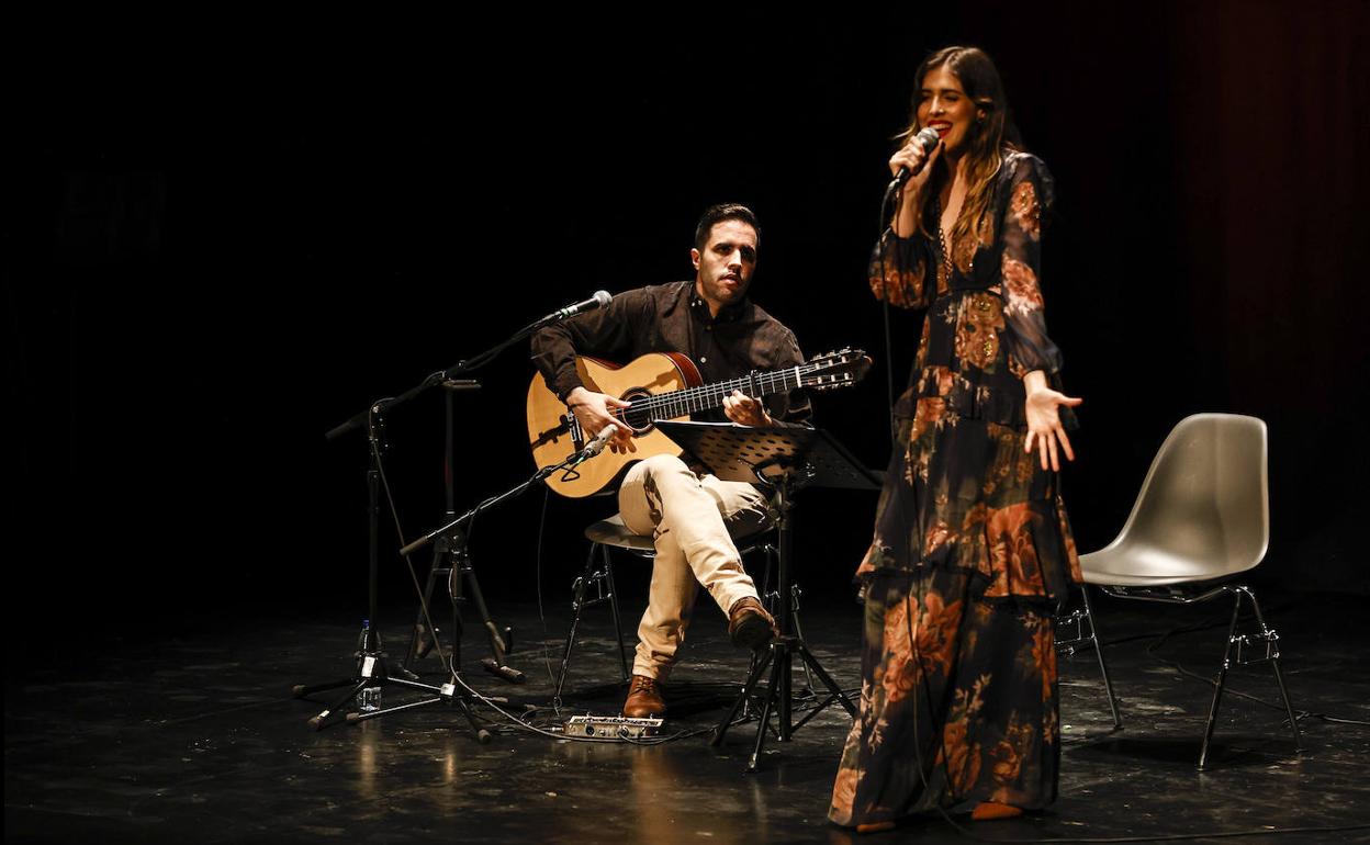 Quique Peña y Carmen Muyor, anoche en el Centro Lorca.