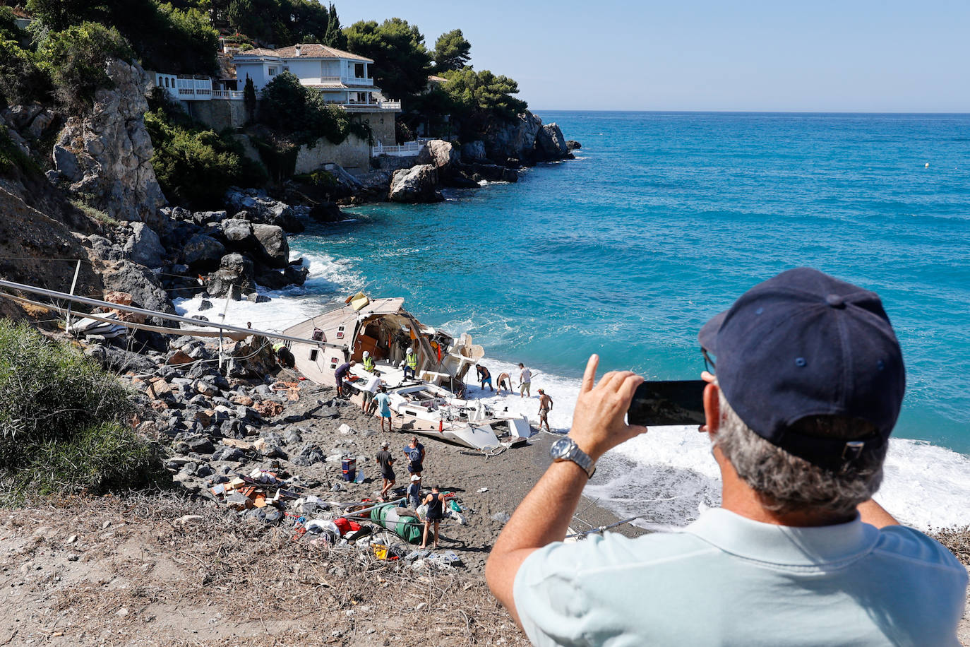 Así ha quedado la embarcación tras la pasada noche