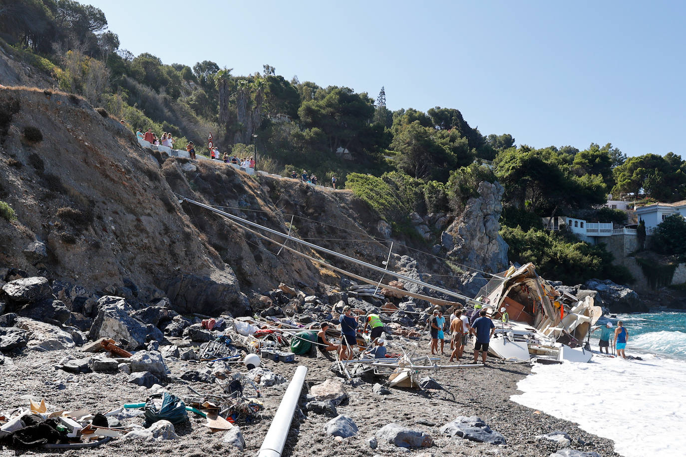 Así ha quedado la embarcación tras la pasada noche
