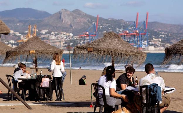 Los 57 municipios de Andalucía que podrían tener toque de queda si mantienen su tasa 24 horas, entre ellos Málaga