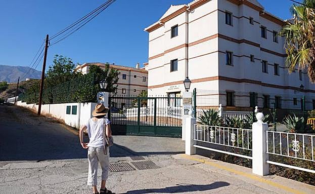 Dan el alta a tres de los seis ancianos hospitalizados por el brote en la residencia de Gualchos