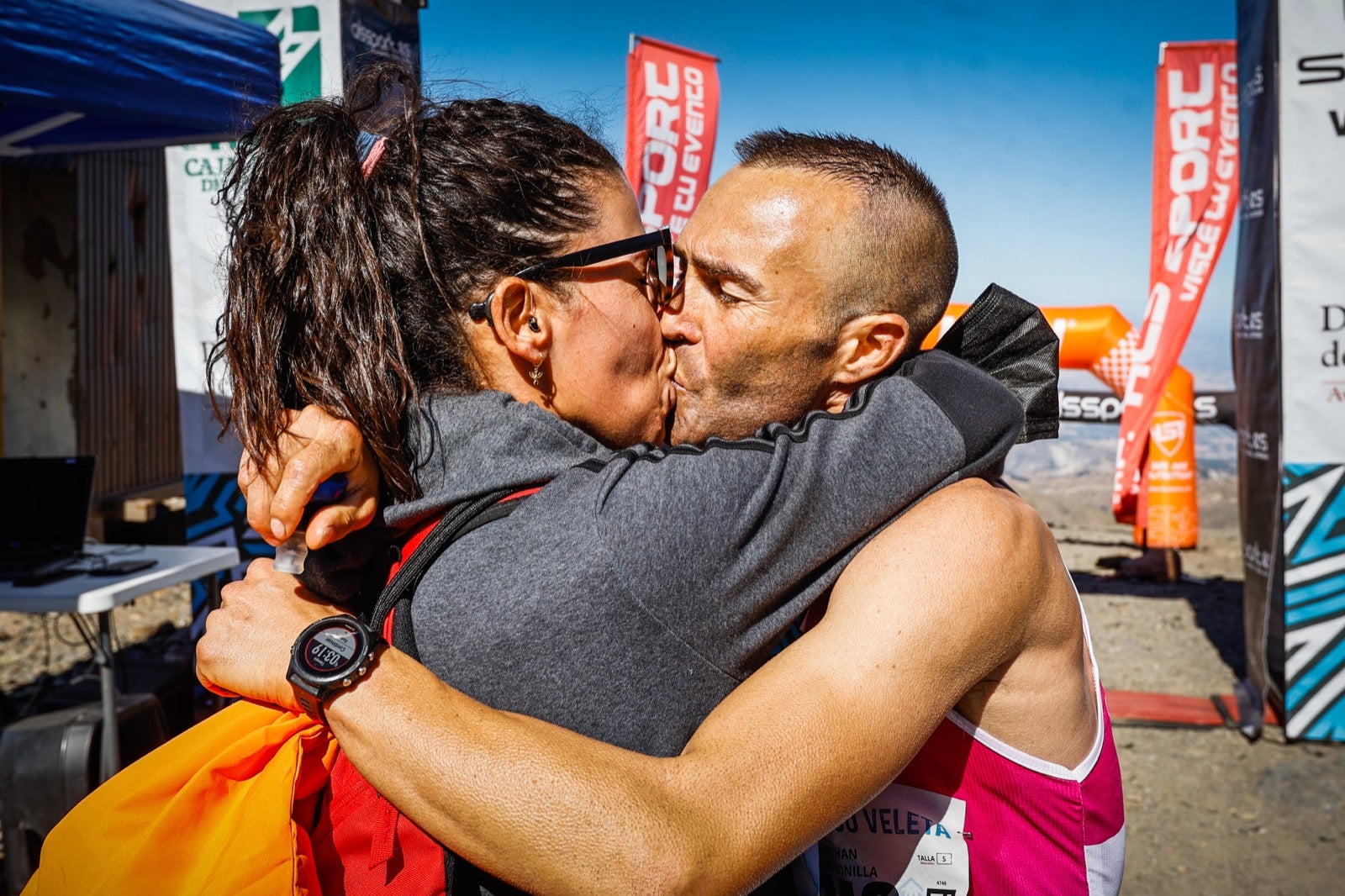 Los corredores han recorrido los 48,7 kilómetros entre Granada y el Veleta en la más emblemática carrera del calendario deportivo del verano en Sierra Nevada