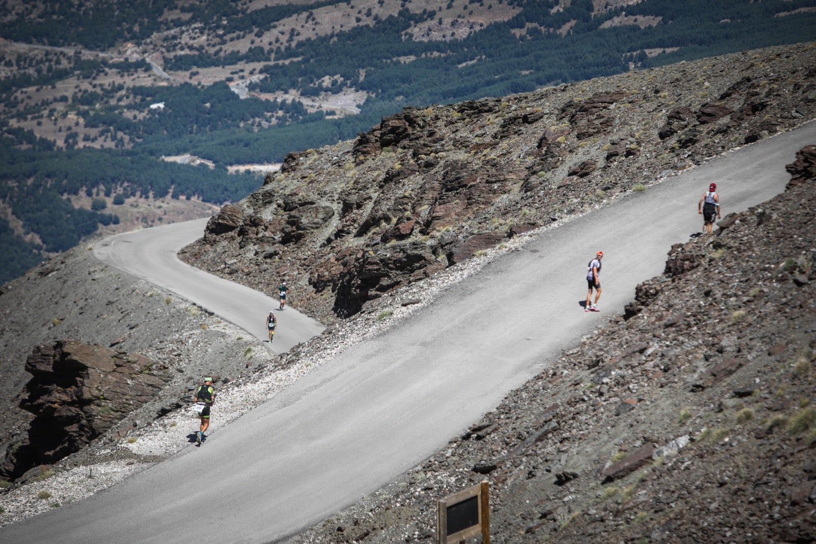 Los corredores han recorrido los 48,7 kilómetros entre Granada y el Veleta en la más emblemática carrera del calendario deportivo del verano en Sierra Nevada