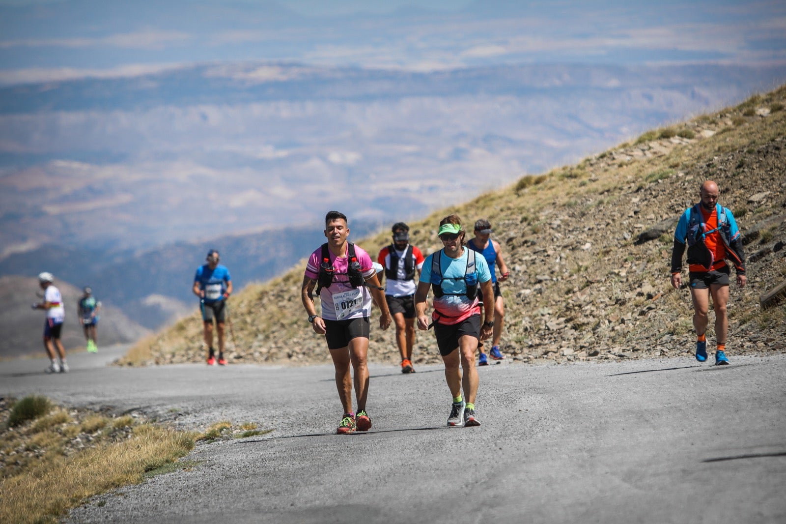 Los corredores han recorrido los 48,7 kilómetros entre Granada y el Veleta en la más emblemática carrera del calendario deportivo del verano en Sierra Nevada