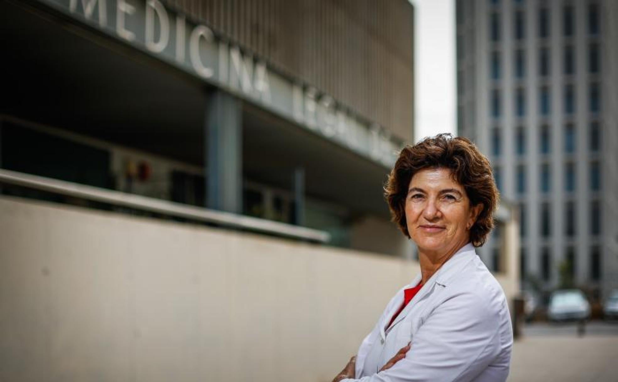 Elisa Cabrerizo, en el Instituto de Medicina Legal y Ciencias Forenses de Granada. 