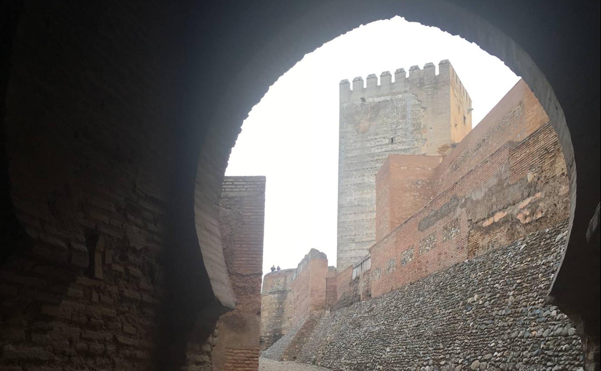 Murallas de la Alcazaba en su flanco norte. 