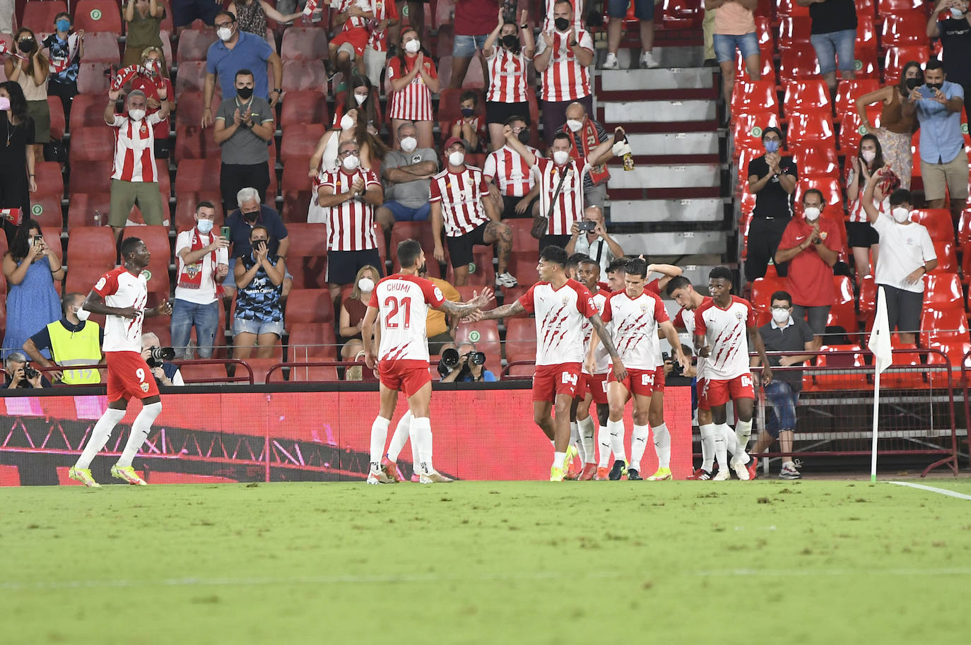 El Almería-Oviedo, en imágenes