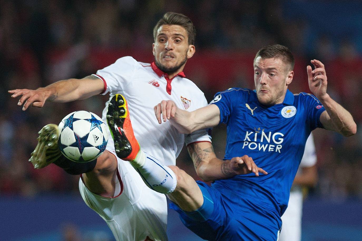 Carriço se impone a Vardy, del Leicester, en partido con el Sevilla con el que ganó tres Europa League. 