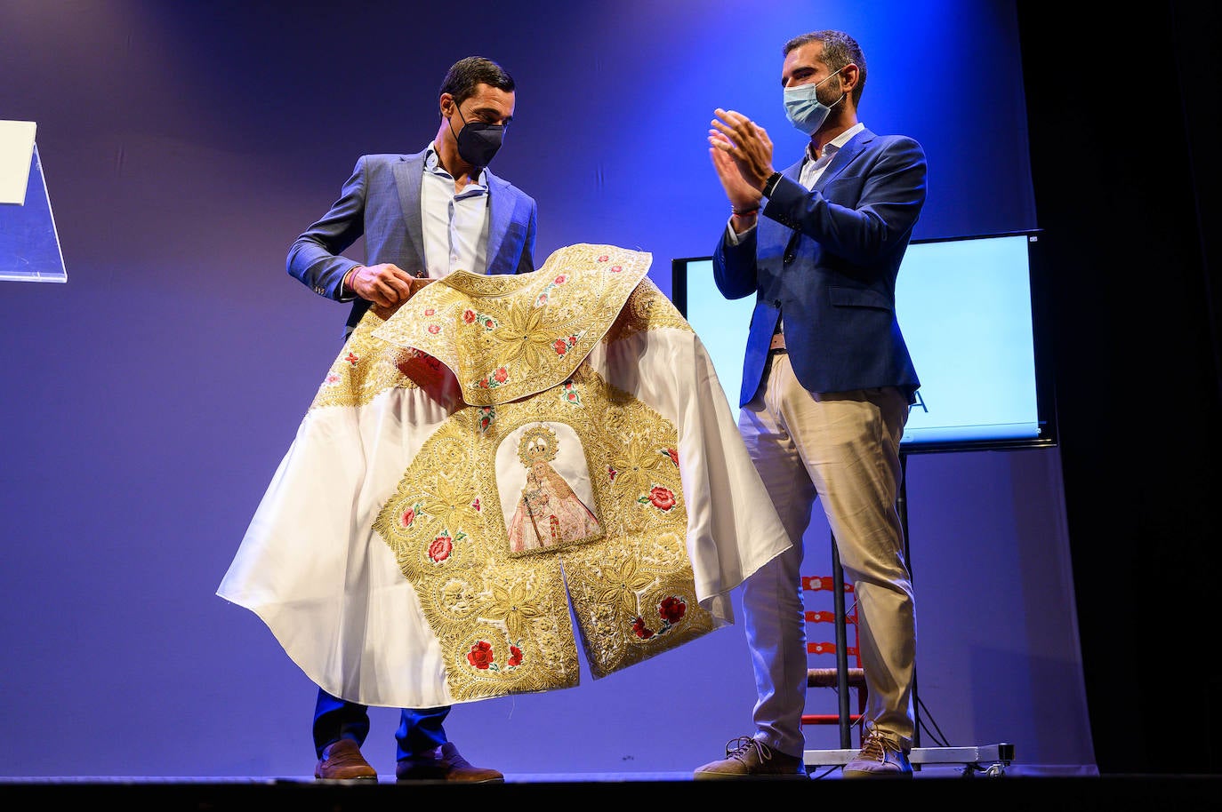 El Capote de Paseo de Maestra Nati, el premio a Paco Ureña.