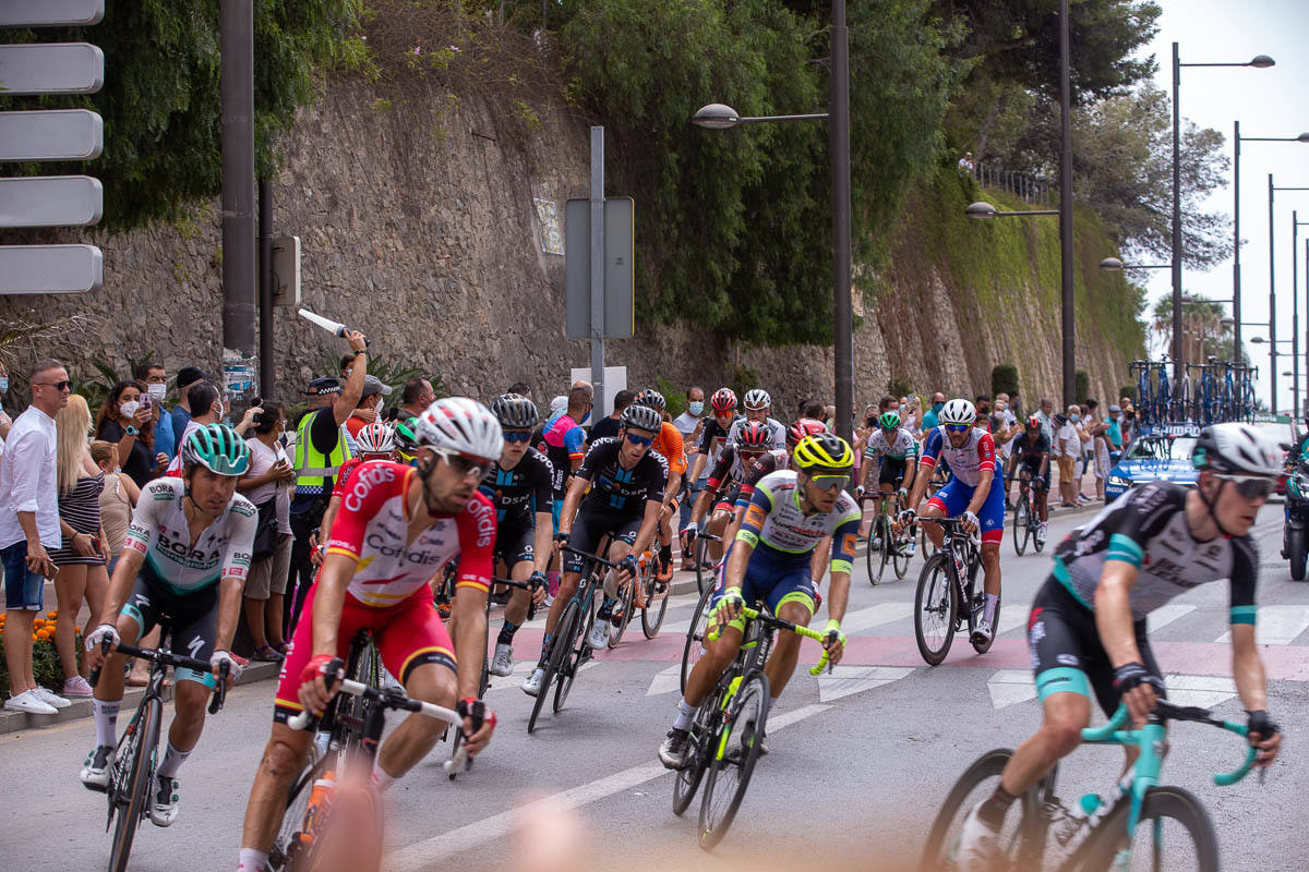 Las mejores imágenes de la ronda discurriendo por la localidad costera
