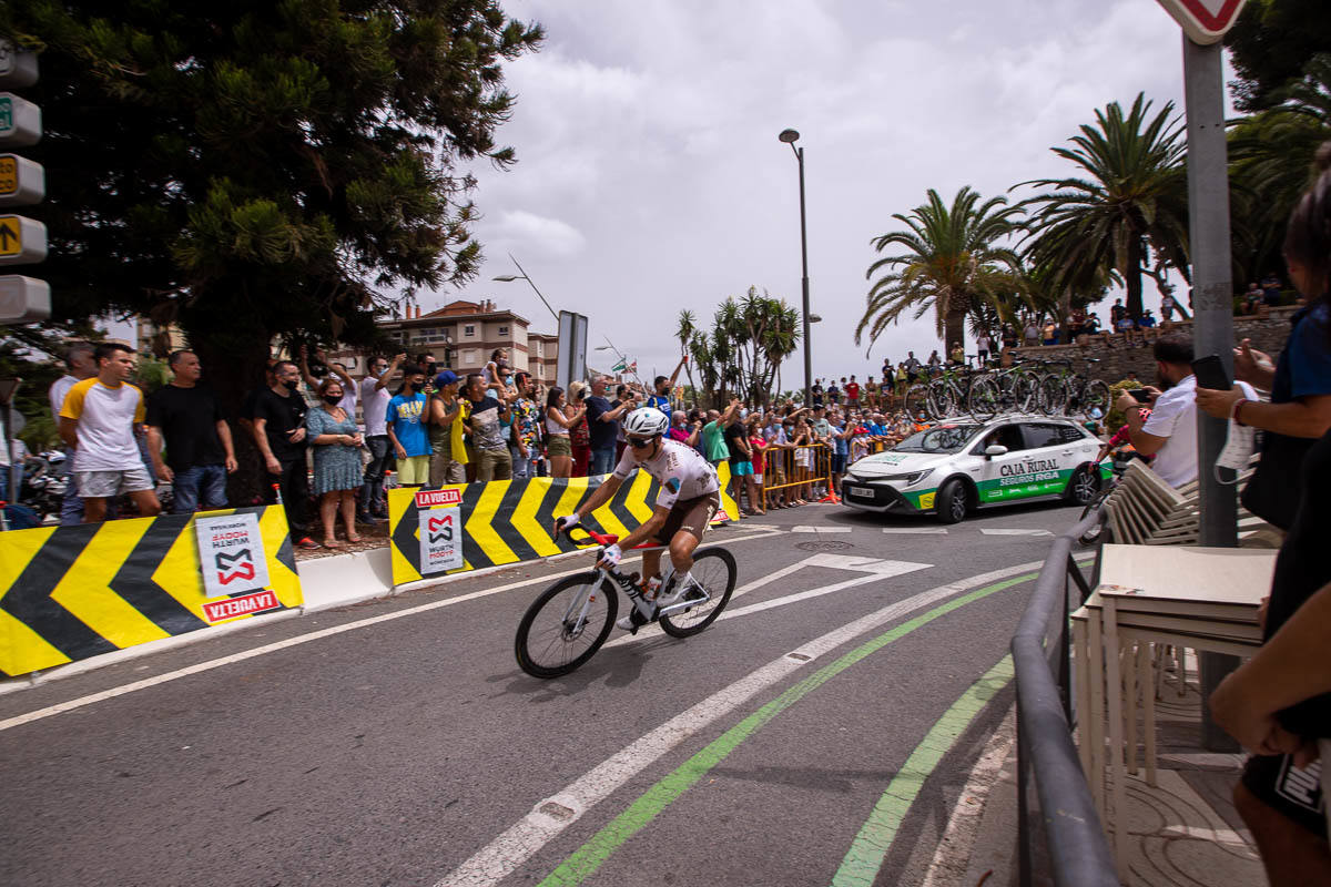 Las mejores imágenes de la ronda discurriendo por la localidad costera